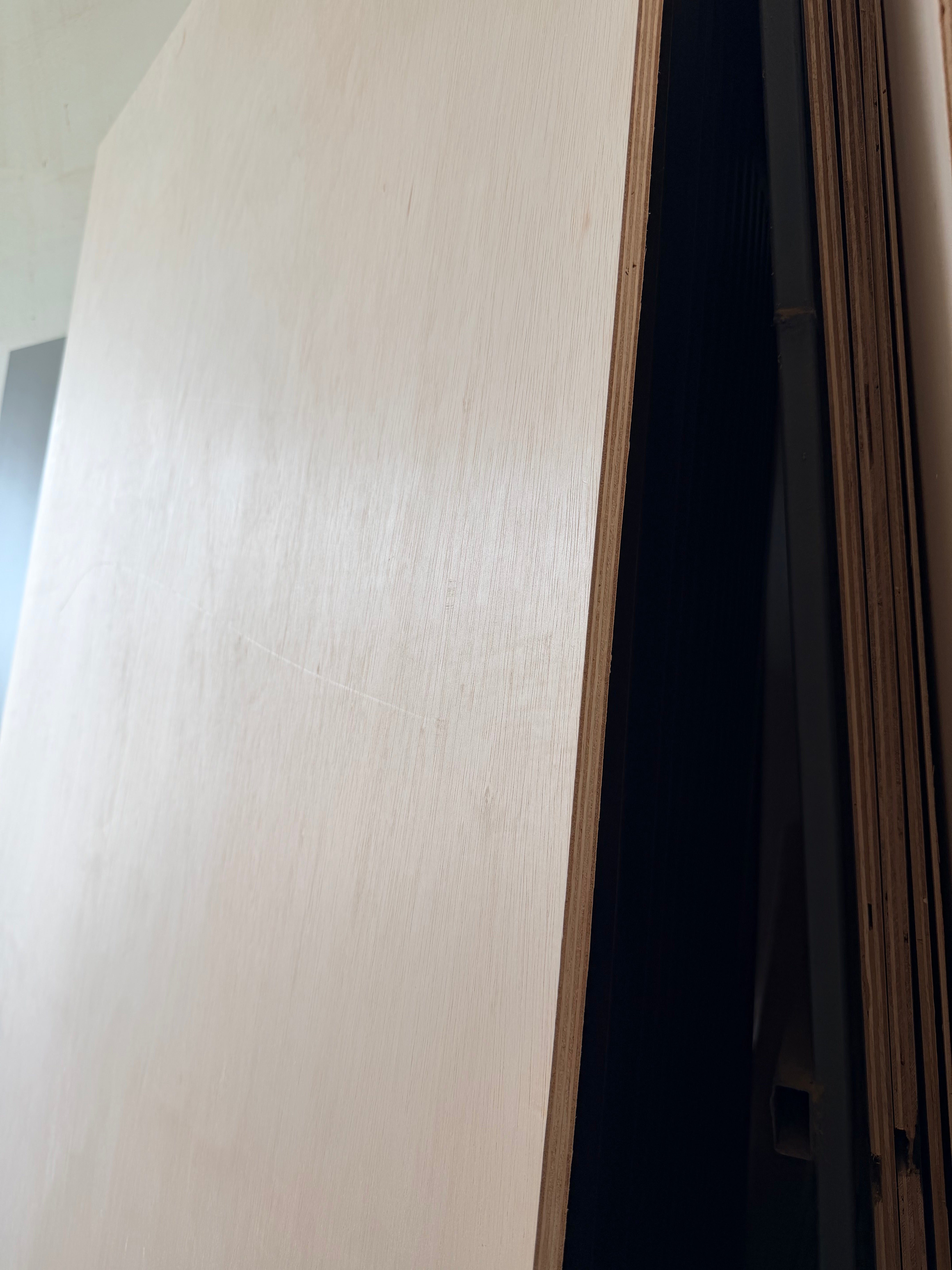 Close-up of a 18mm bb/cc furniture grade solid plywood plank