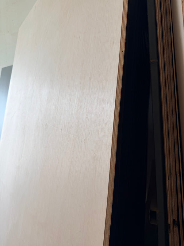 Close-up of a 18mm bb/cc furniture grade solid plywood plank